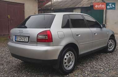 Хэтчбек Audi A3 2002 в 