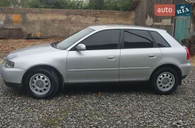 Хэтчбек Audi A3 2002 в 