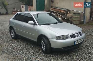 Хэтчбек Audi A3 2002 в 