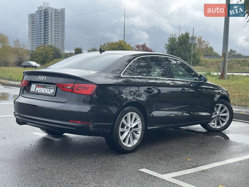 Седан Audi A3 2015 в Киеве