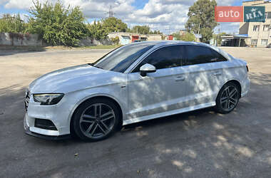 Седан Audi A3 2016 в 