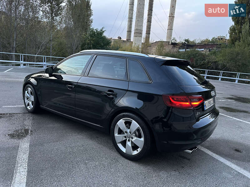 Хэтчбек Audi A3 2016 в Киеве