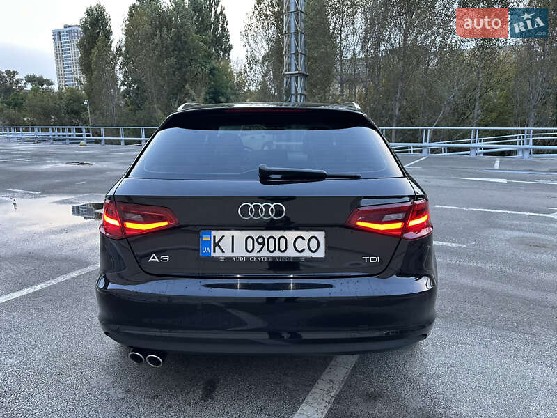 Хэтчбек Audi A3 2016 в Киеве