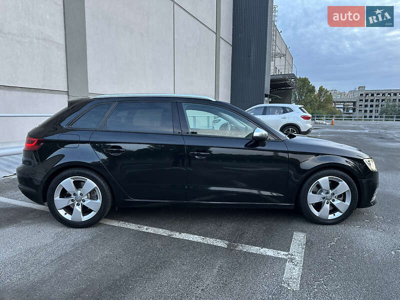 Хэтчбек Audi A3 2016 в Киеве