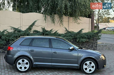Хэтчбек Audi A3 2004 в 