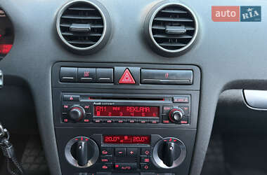 Хэтчбек Audi A3 2004 в 