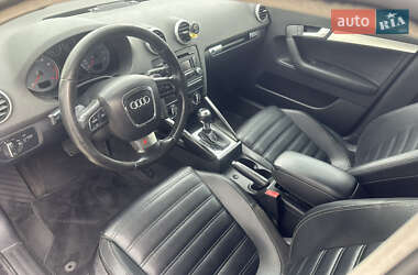 Хэтчбек Audi A3 2010 в 