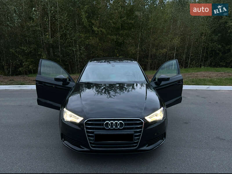 Седан Audi A3 2015 в Киеве