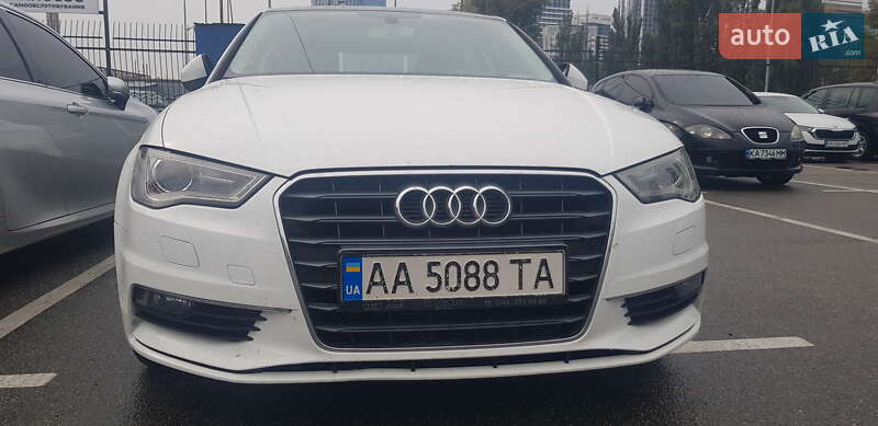 Седан Audi A3 2015 в 