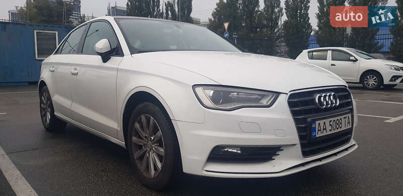 Седан Audi A3 2015 в Киеве