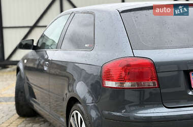 Хэтчбек Audi A3 2004 в 