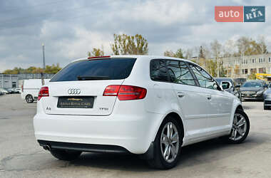 Хэтчбек Audi A3 2013 в 