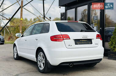 Хэтчбек Audi A3 2013 в 
