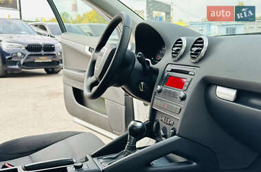 Хэтчбек Audi A3 2013 в 