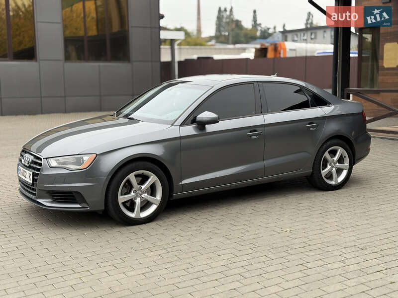 Седан Audi A3 2015 в Ровно
