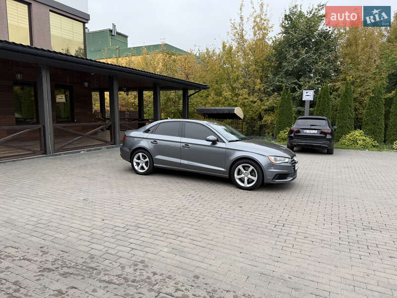Седан Audi A3 2015 в Ровно