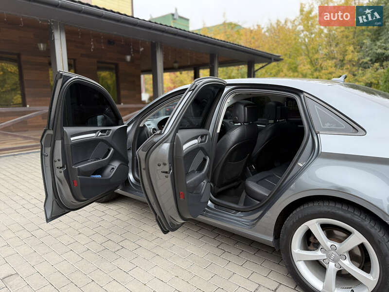 Седан Audi A3 2015 в Ровно