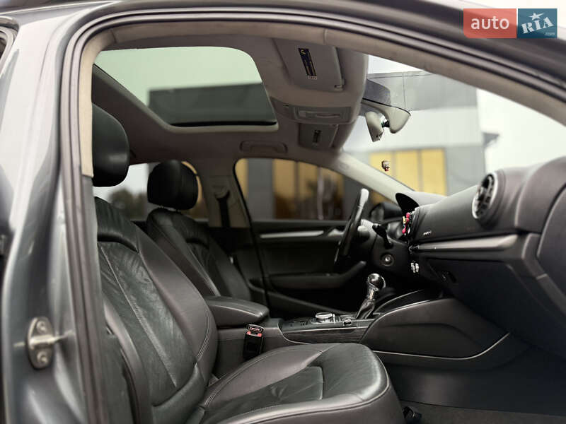 Седан Audi A3 2015 в Ровно