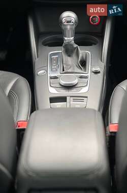 Хэтчбек Audi A3 2015 в 