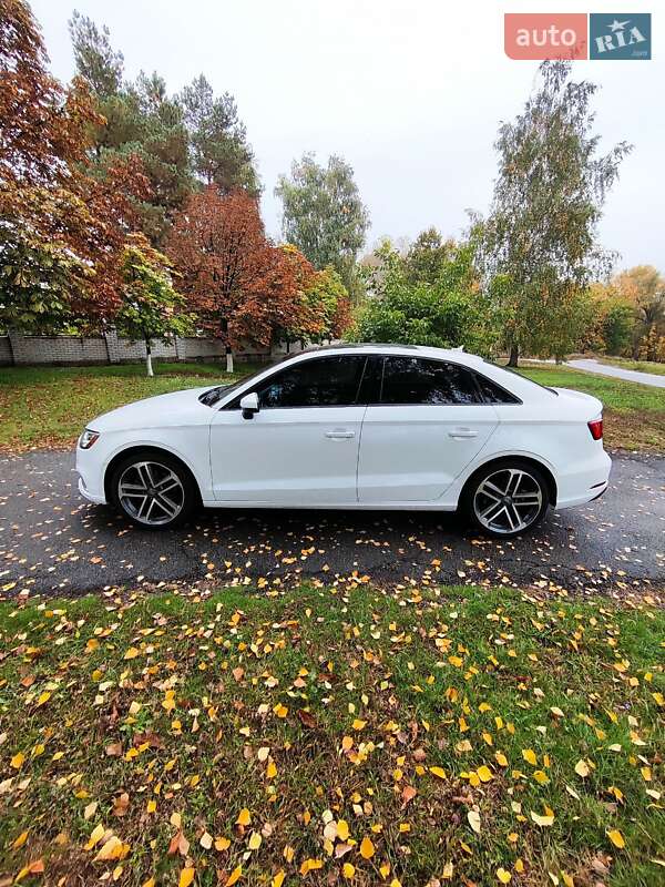 Седан Audi A3 2018 в Киеве