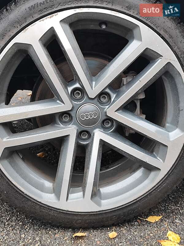 Седан Audi A3 2018 в Киеве