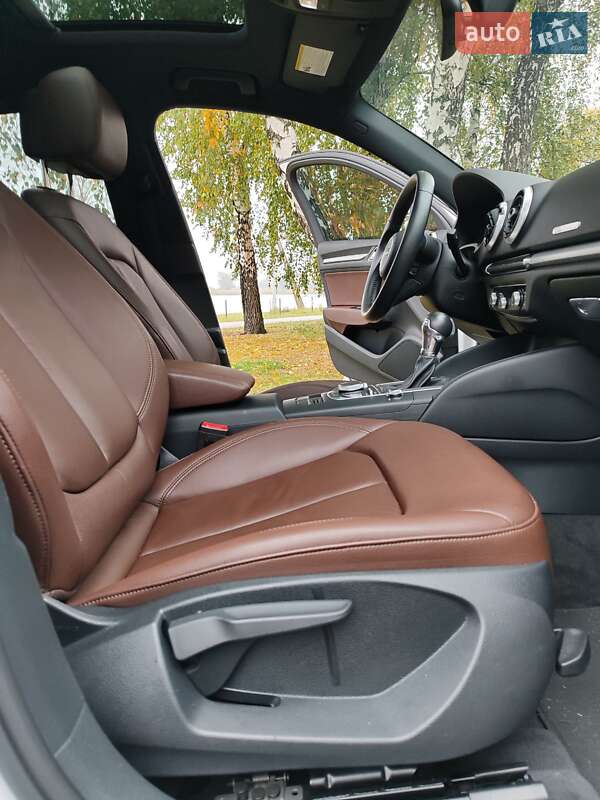 Седан Audi A3 2018 в Киеве