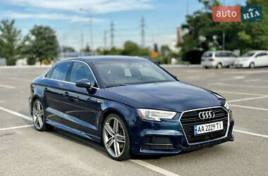 Седан Audi A3 2018 в Киеве