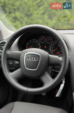 Хэтчбек Audi A3 2006 в 