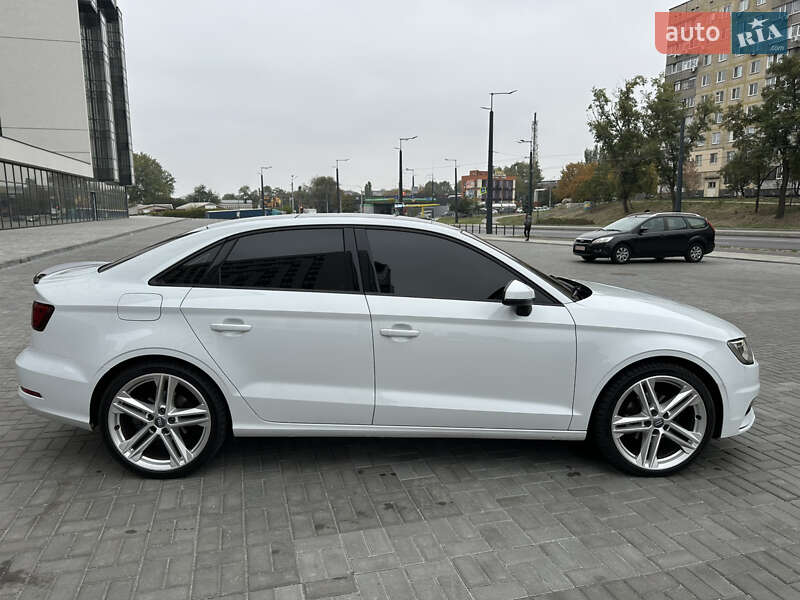 Седан Audi A3 2016 в Дніпрі фото 3 Седан Audi A3 2016 в Дніпрі