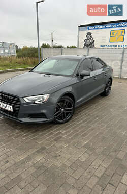 Седан Audi A3 2018 в  фото 4 Седан Audi A3 2018 в