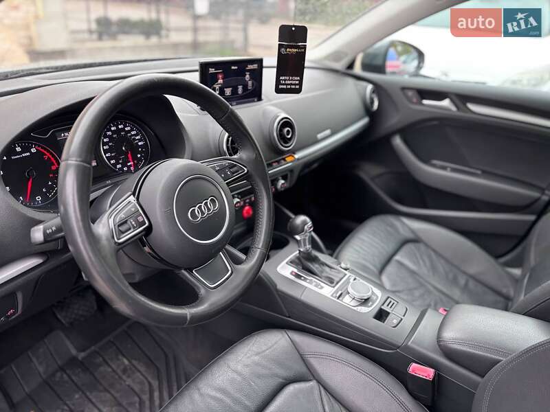 Седан Audi A3 2015 в Коломиї