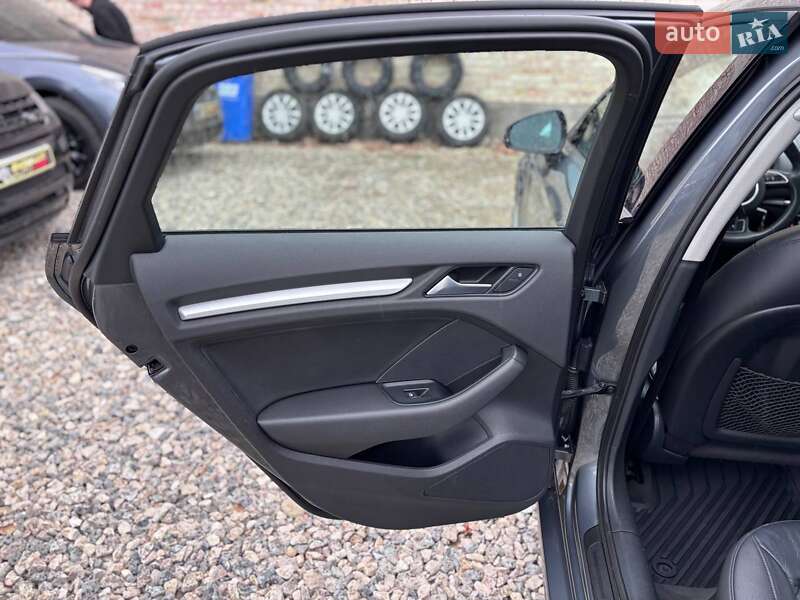 Седан Audi A3 2015 в Коломиї
