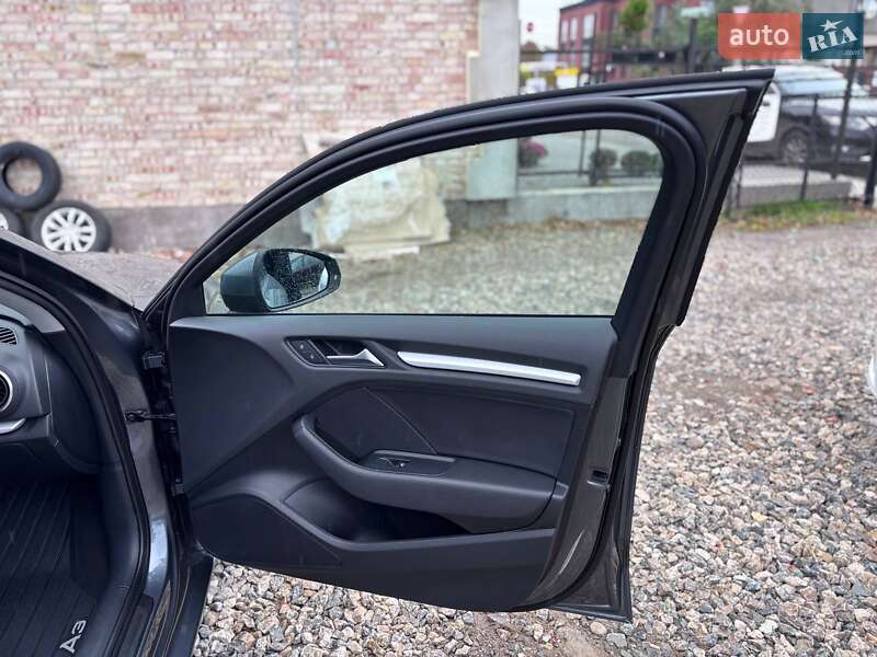 Седан Audi A3 2015 в Коломиї