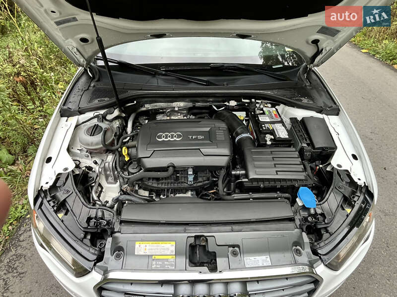 Седан Audi A3 2016 в Ивано-Франковске