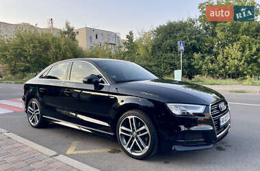 Седан Audi A3 2017 в Киеве