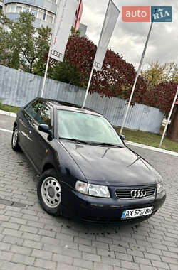 Хетчбек Audi A3 2000 в 