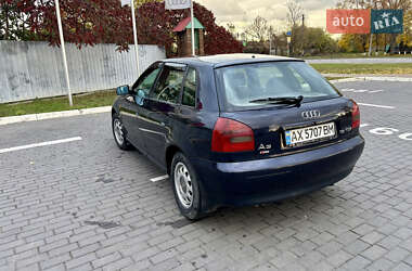 Хетчбек Audi A3 2000 в 