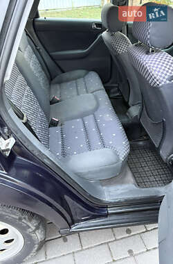 Хетчбек Audi A3 2000 в 