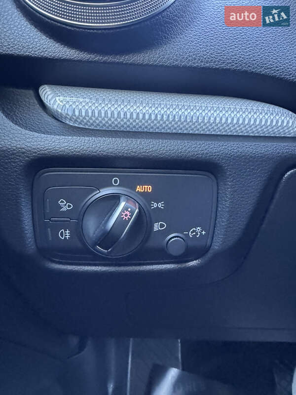 Хетчбек Audi A3 2016 в Києві