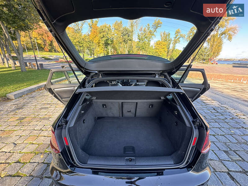 Хетчбек Audi A3 2016 в Києві