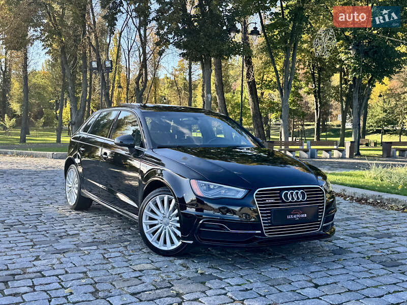 Хетчбек Audi A3 2016 в Києві