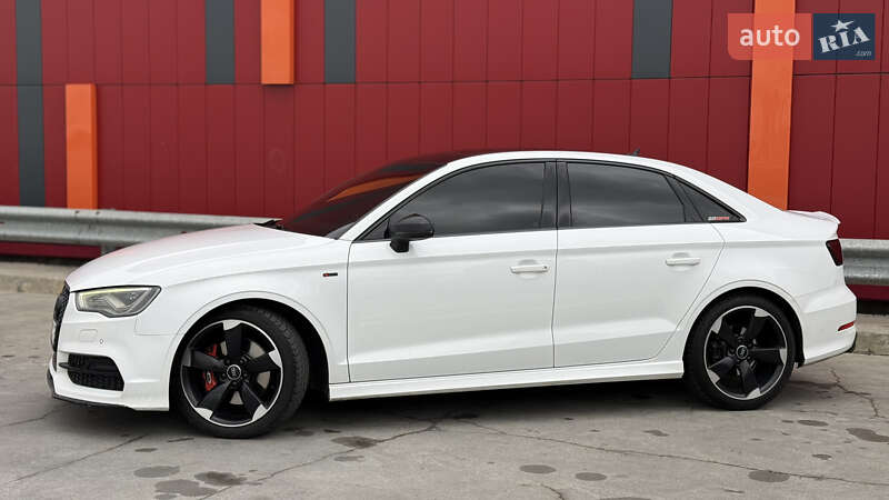 Седан Audi A3 2016 в Киеве