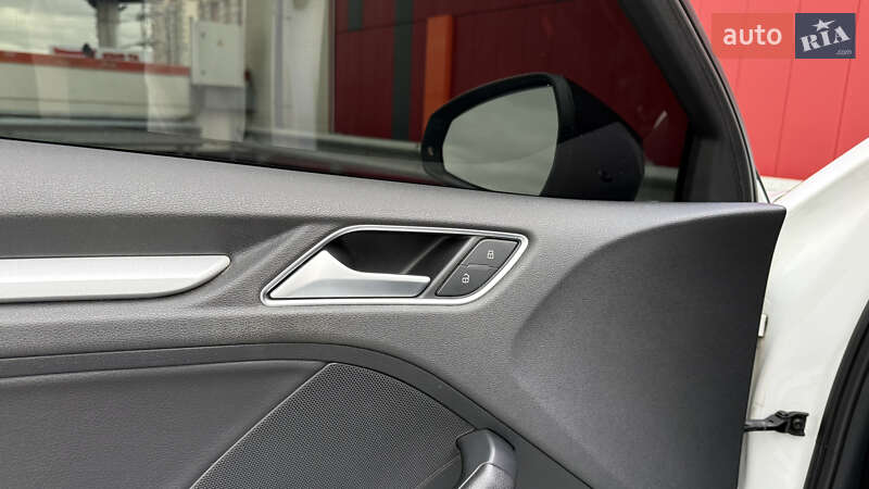 Седан Audi A3 2016 в Киеве