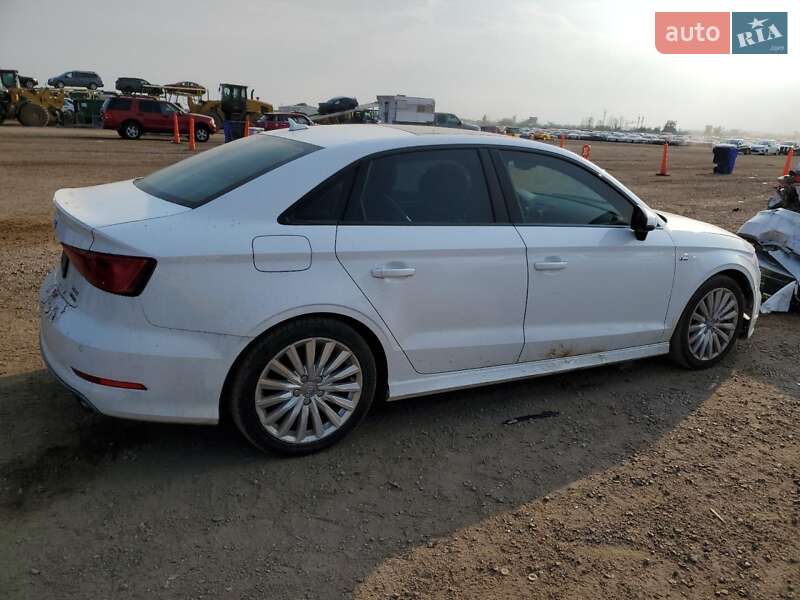 Седан Audi A3 2016 в Луцке