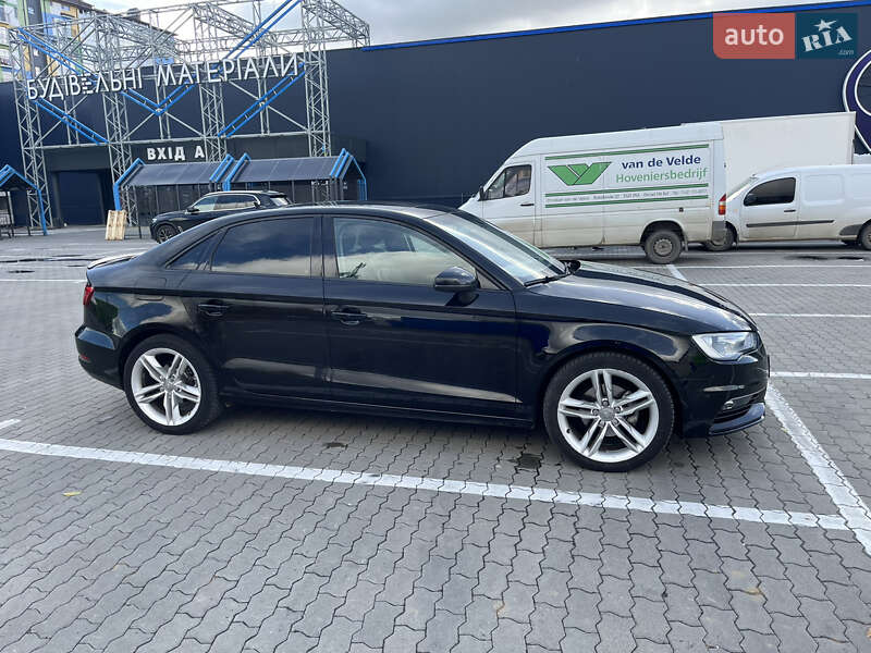 Седан Audi A3 2014 в Ивано-Франковске