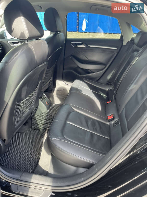 Седан Audi A3 2014 в Ивано-Франковске