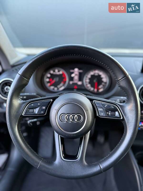 Седан Audi A3 2020 в Киеве