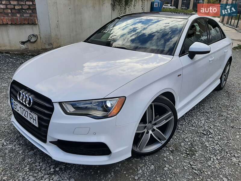 Хетчбек Audi A3 2015 в 