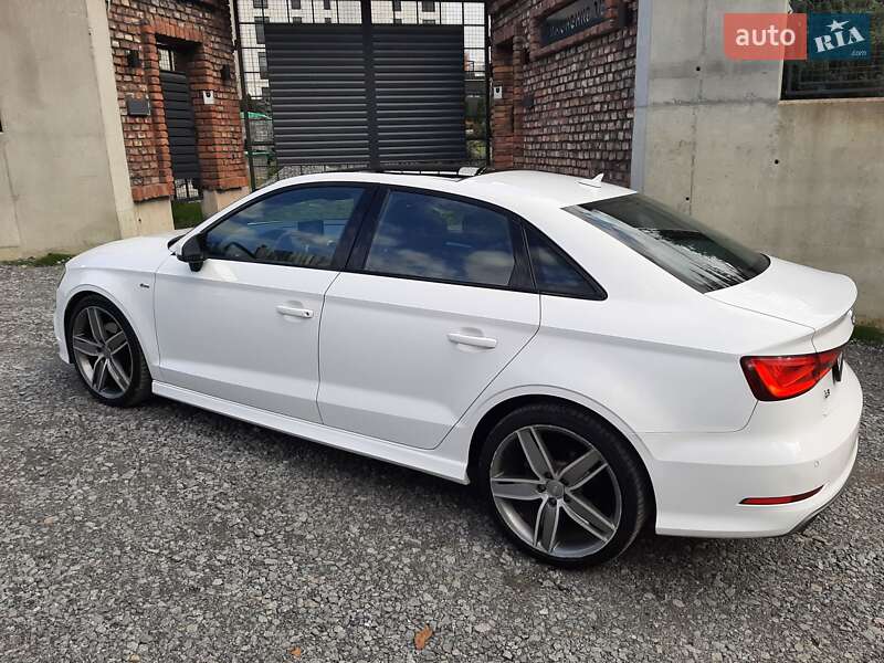 Хэтчбек Audi A3 2015 в Львове