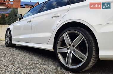 Хетчбек Audi A3 2015 в 